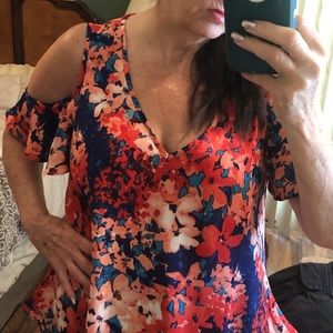 Venus Cold shoulder sweater top large NWOT